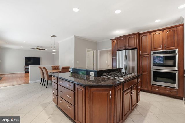 8613 VERNON AVE, Alexandria, VA 22309