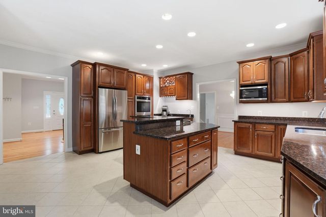 8613 VERNON AVE, Alexandria, VA 22309