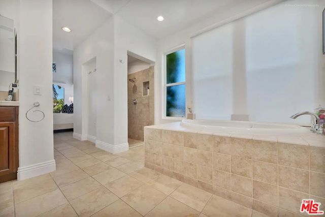 14 Via Santa Velera, Rancho Mirage, CA 92270