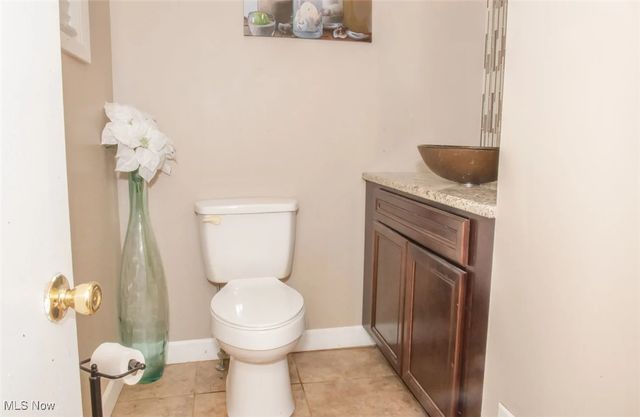 1560 S Meridian Road, Austintown, OH 44511