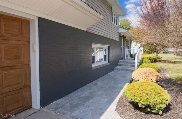 1560 S Meridian Road, Austintown, OH 44511