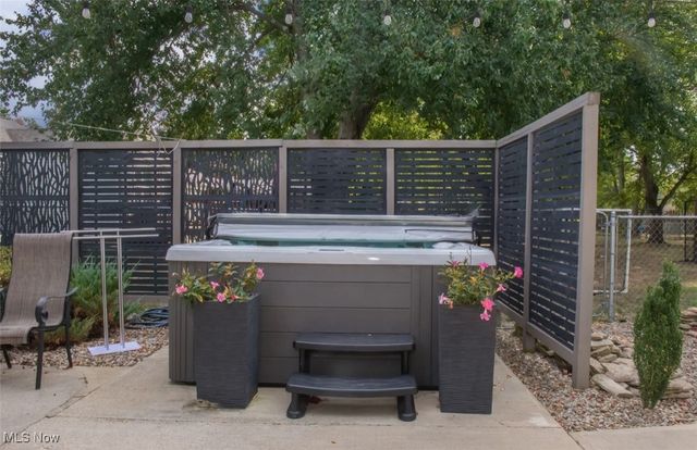 1560 S Meridian Road, Austintown, OH 44511