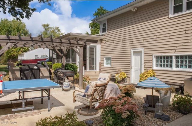 1560 S Meridian Road, Austintown, OH 44511