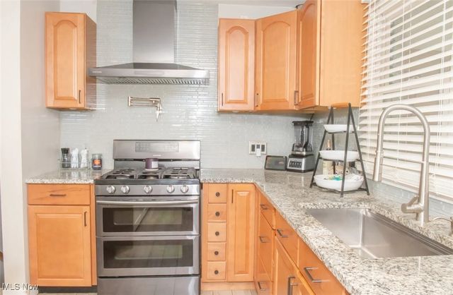 1560 S Meridian Road, Austintown, OH 44511