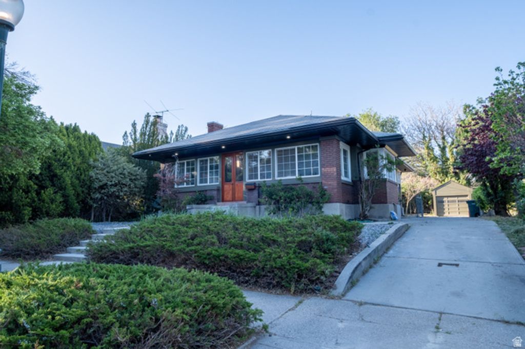 Image 2 of property listing at 1270 E CRYSTAL AVE, Salt Lake City, UT 84106