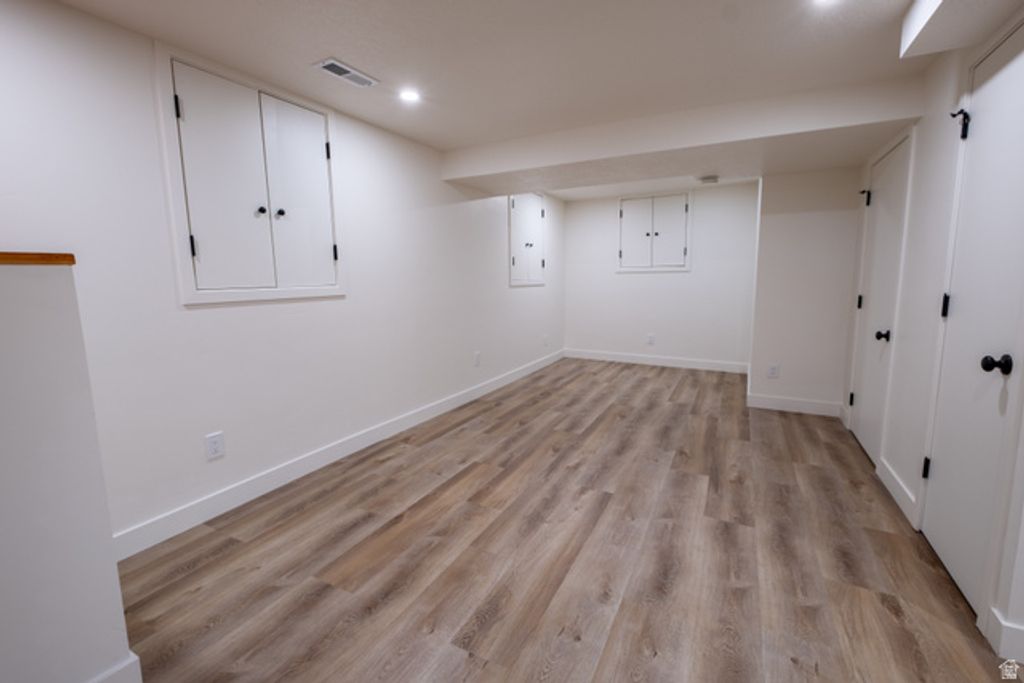 Image 18 of property listing at 1270 E CRYSTAL AVE, Salt Lake City, UT 84106