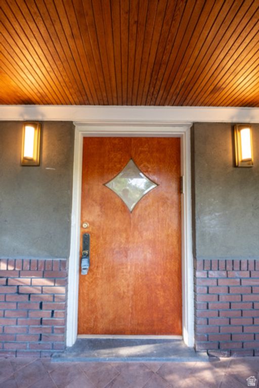 Image 23 of property listing at 1270 E CRYSTAL AVE, Salt Lake City, UT 84106