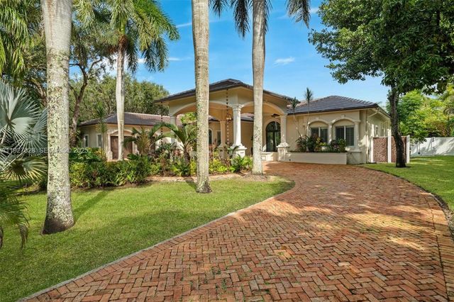 6890 SW 94th Street, Pinecrest, FL 33156
