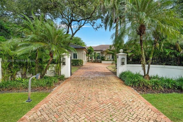 6890 SW 94th Street, Pinecrest, FL 33156
