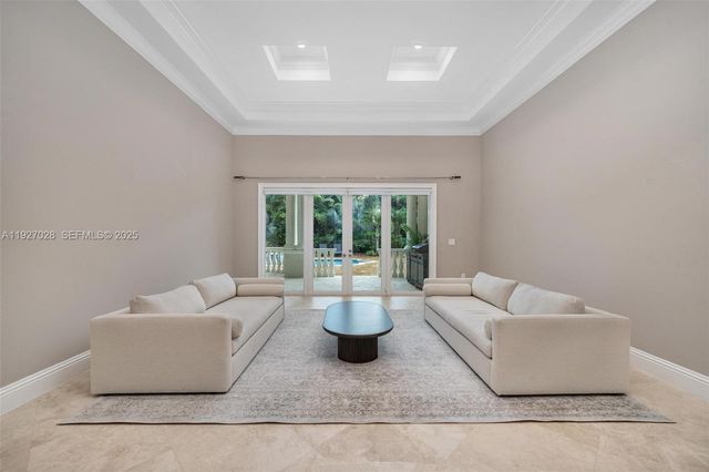 6890 SW 94th Street, Pinecrest, FL 33156