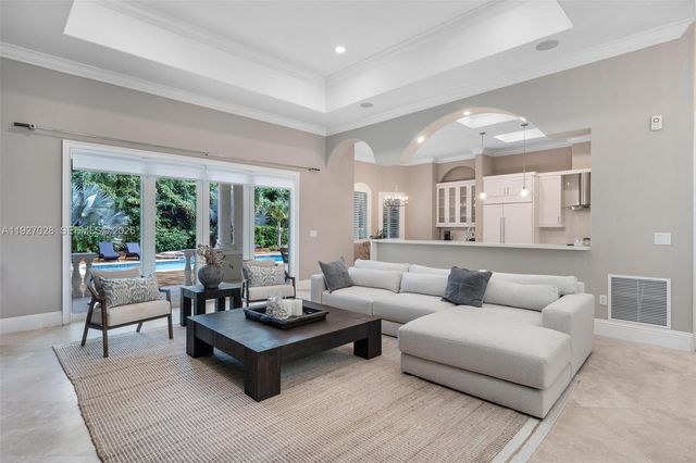 6890 SW 94th Street, Pinecrest, FL 33156
