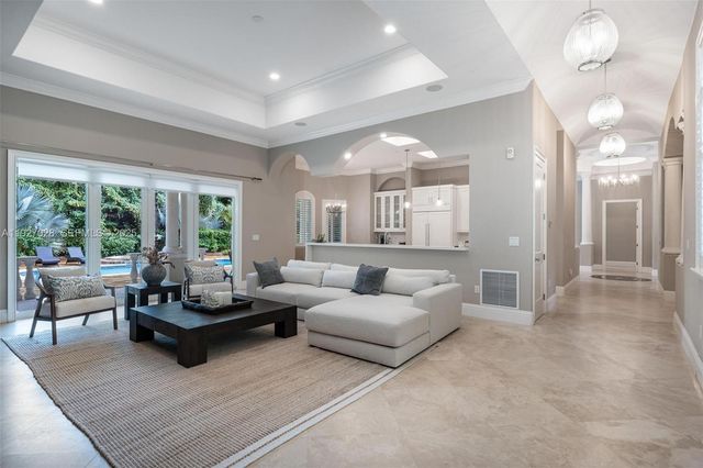 6890 SW 94th Street, Pinecrest, FL 33156