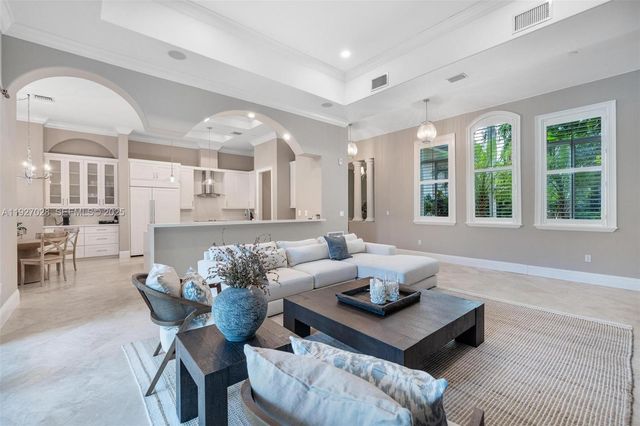6890 SW 94th Street, Pinecrest, FL 33156