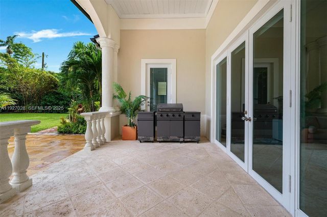 6890 SW 94th Street, Pinecrest, FL 33156