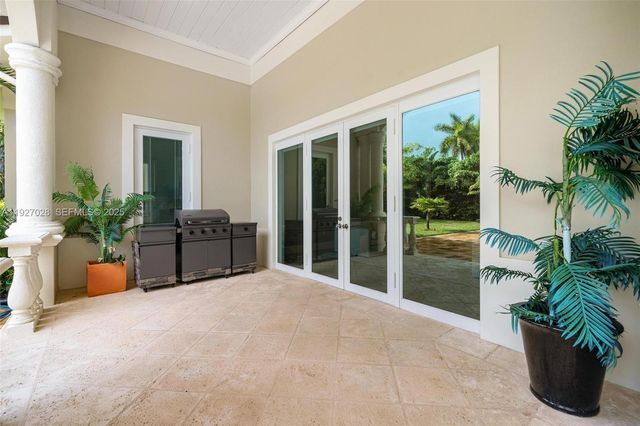 6890 SW 94th Street, Pinecrest, FL 33156