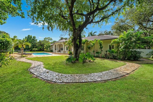 6890 SW 94th Street, Pinecrest, FL 33156