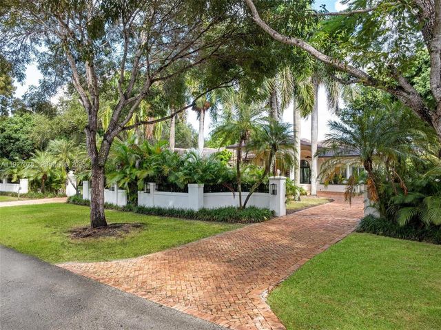 6890 SW 94th Street, Pinecrest, FL 33156