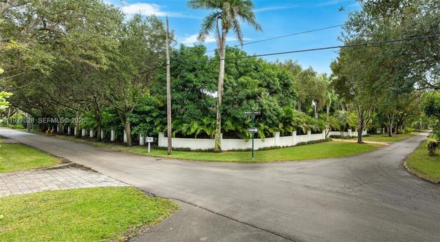 6890 SW 94th Street, Pinecrest, FL 33156