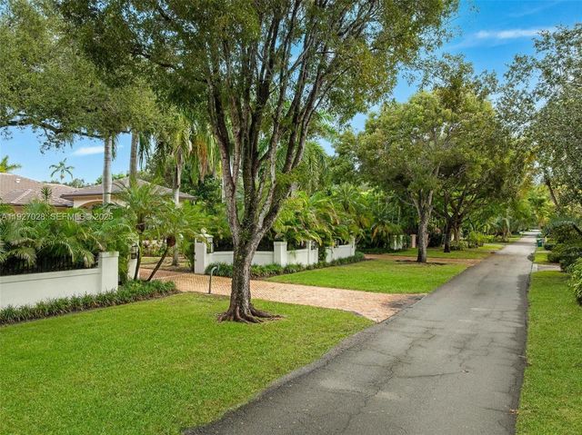 6890 SW 94th Street, Pinecrest, FL 33156