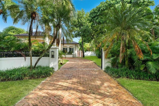 6890 SW 94th Street, Pinecrest, FL 33156
