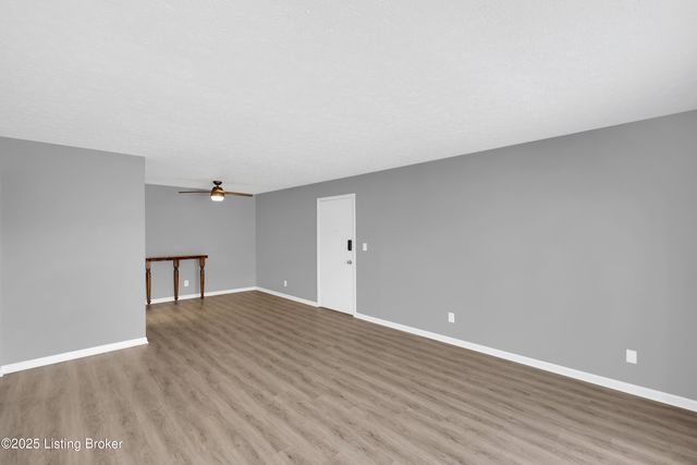 8 Dupont Way APT 1, Louisville, KY 40207