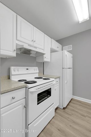 8 Dupont Way APT 1, Louisville, KY 40207