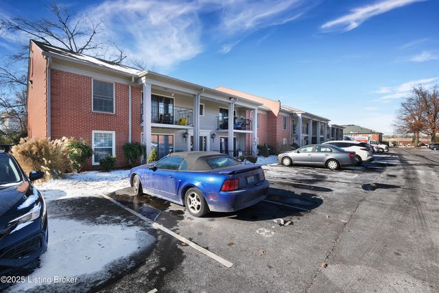 8 Dupont Way APT 1, Louisville, KY 40207