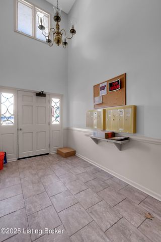 8 Dupont Way APT 1, Louisville, KY 40207