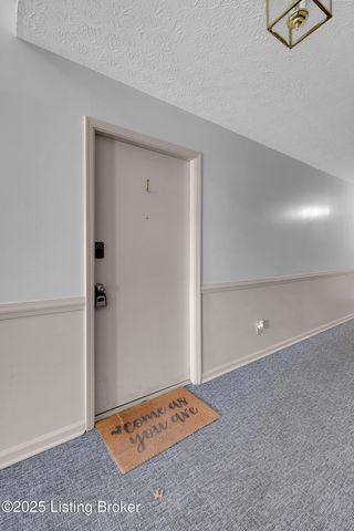 8 Dupont Way APT 1, Louisville, KY 40207