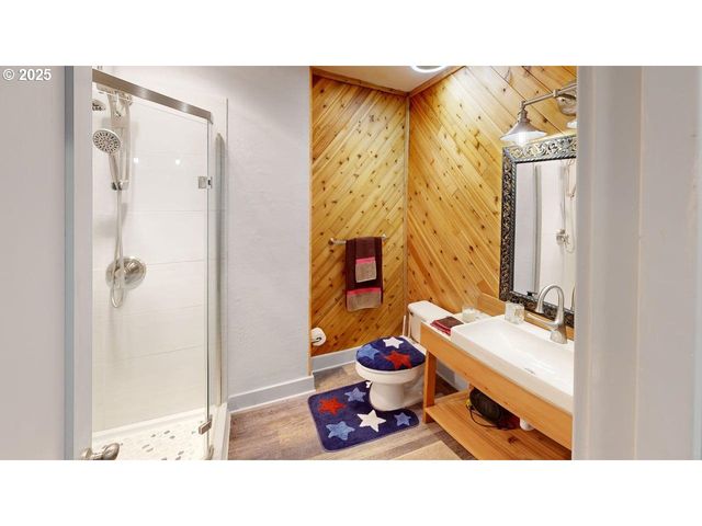 222 DEL NORTE Ln 8, Brookings, OR 97415