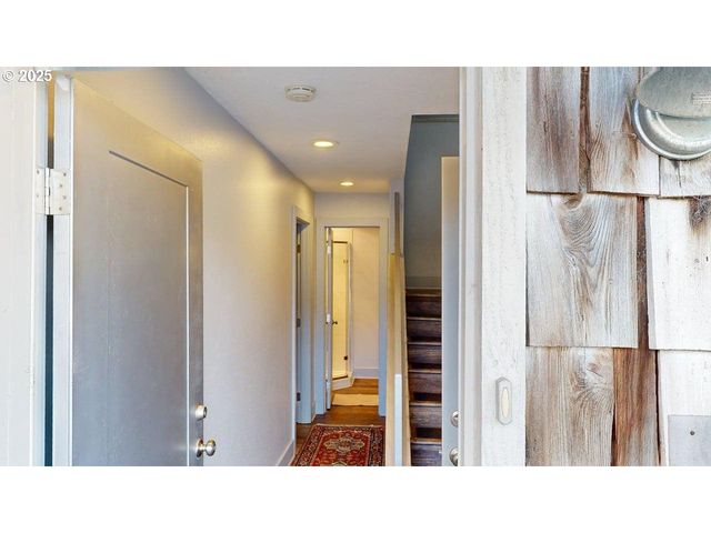 222 DEL NORTE Ln 8, Brookings, OR 97415