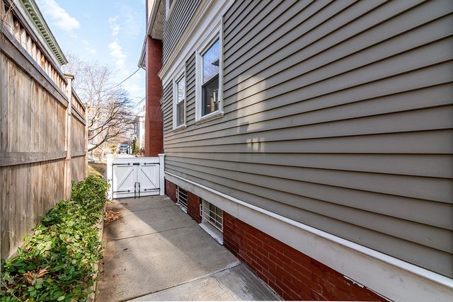 15 Humboldt Avenue, Providence, RI 02906