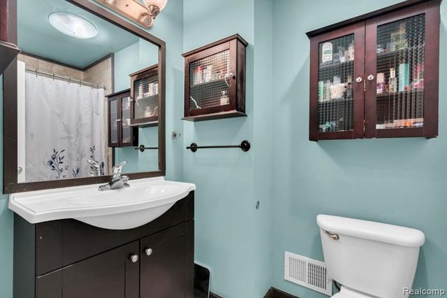 24775 Meadow Creek Drive, Harrison Twp, MI 48045