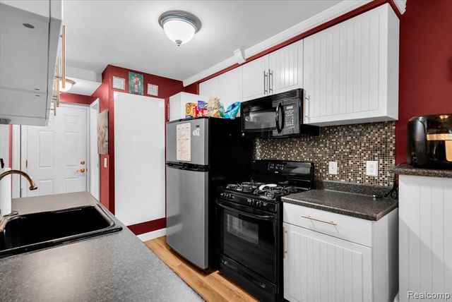 24775 Meadow Creek Drive, Harrison Twp, MI 48045