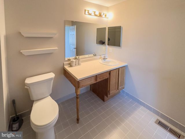 806 WHARTON RD, Mount Laurel, NJ 08054