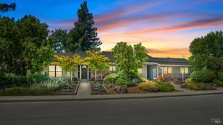 945 Monique Way, Dixon, CA 95620