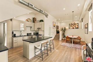 8703 W West Knoll Drive 104, West Hollywood, CA 90069