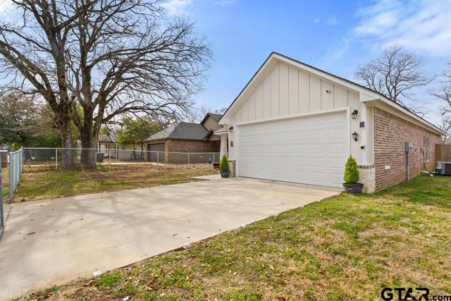 1207 South Lenox, Tyler, TX 75701