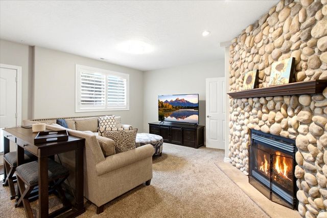 5343 S MORNING OAKS DR, Salt Lake City, UT 84123