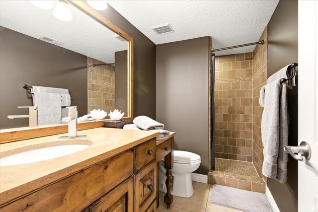 5343 S MORNING OAKS DR, Salt Lake City, UT 84123