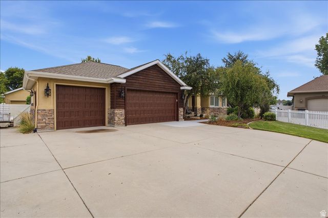 5343 S MORNING OAKS DR, Salt Lake City, UT 84123