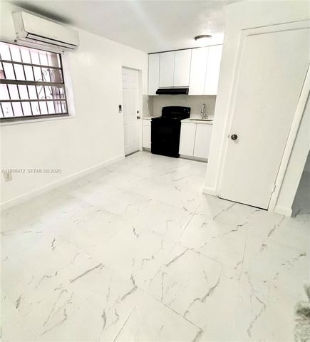 2154 SW 4th St 3, Miami, FL 33135