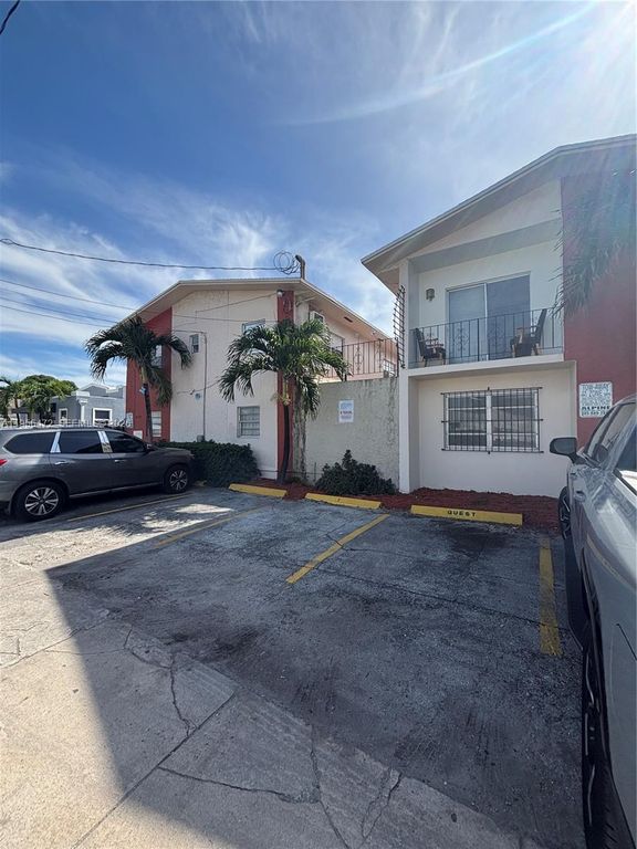 2154 SW 4th St 3, Miami, FL 33135
