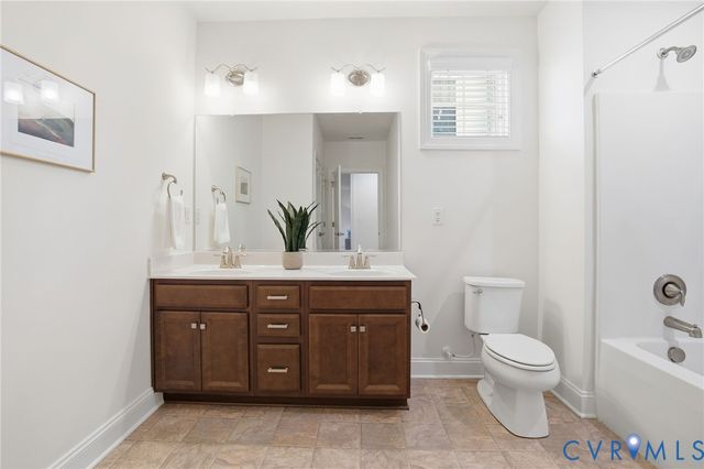 12348 S Crossing Dr, Manakin Sabot, VA 23103