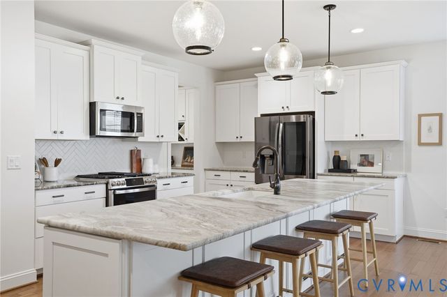 12348 S Crossing Dr, Manakin Sabot, VA 23103