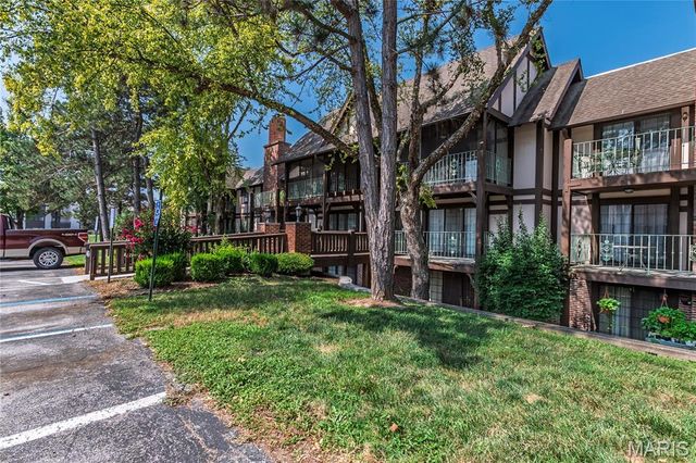 1440 Heritage Landing 105, St Charles, MO 63303