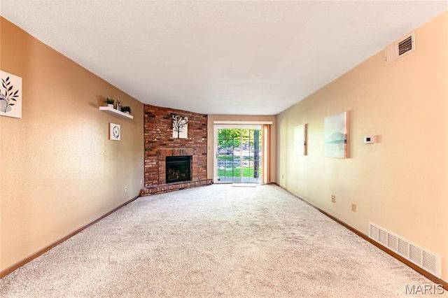 1440 Heritage Landing 105, St Charles, MO 63303