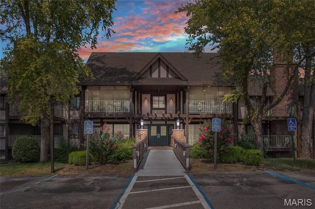 1440 Heritage Landing 105, St Charles, MO 63303
