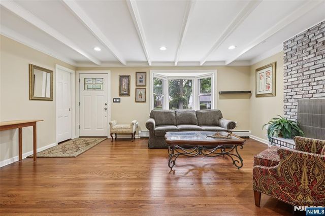 1 Seymour Street, Caldwell, NJ 07006