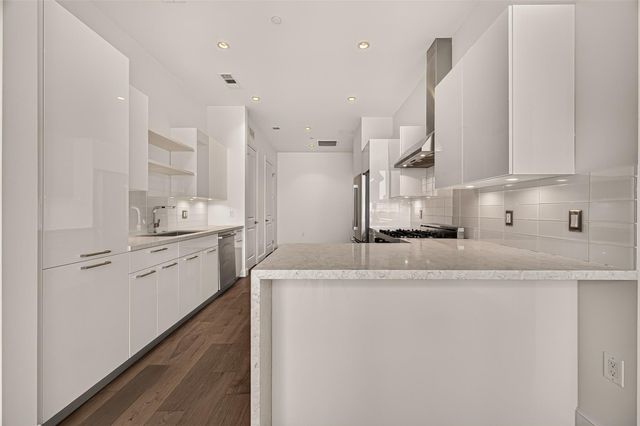 1211 Caroline Street 1403, Houston, TX 77002